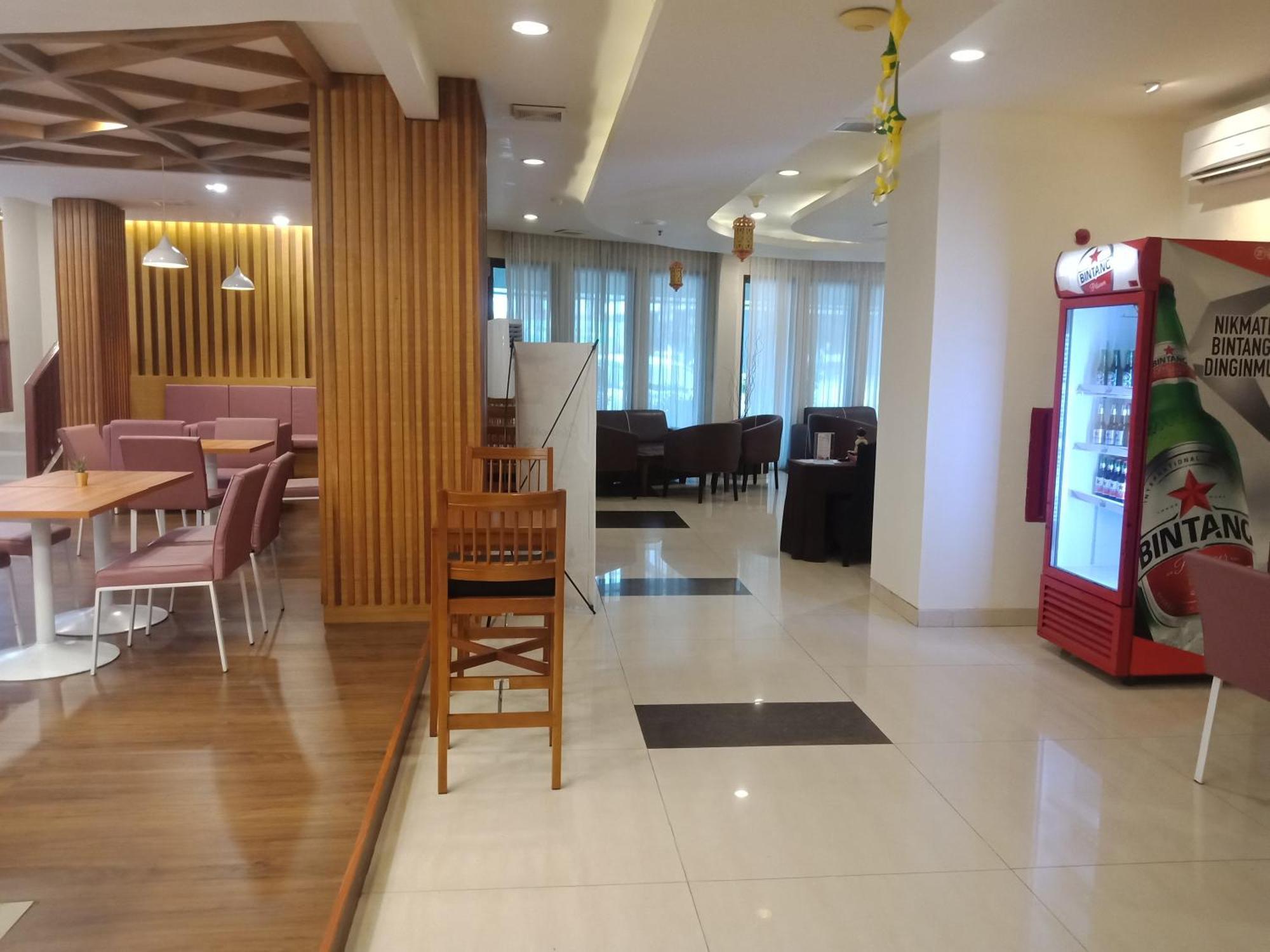 Manise Hotel アンボン エクステリア 写真